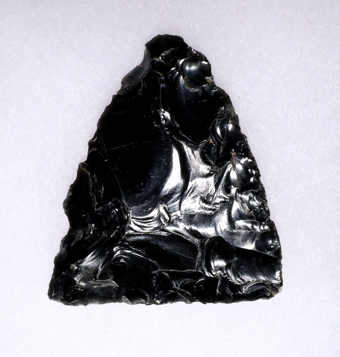 EXTREMELY RARE LARGE NAZCA HEADHUNTER PRE-COLUMBIAN OBSIDIAN ATLATL TRANSVERSE "BLEEDING" ARROWHEAD DART FROM THE MAKERS OF THE MYSTERIOUS NAZCA LINES  *PC690