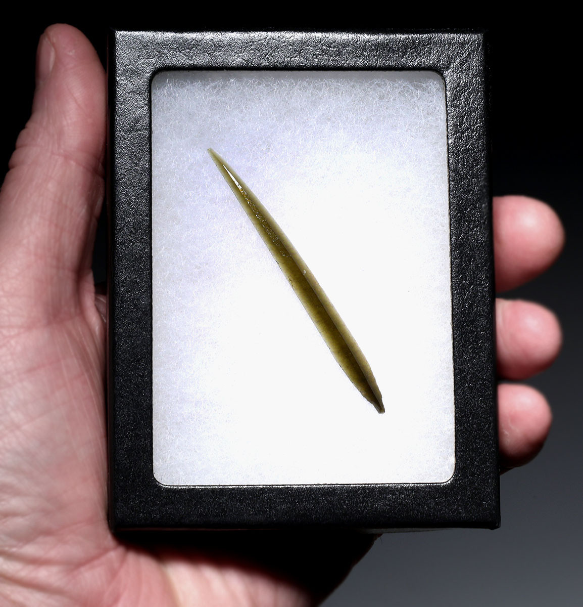 VERY RARE AZTEC PRE-COLUMBIAN GREEN CRYSTAL OBSIDIAN BLOOD-LETTING SACRIFICE NEEDLE PIERCER BLADE  *PC705