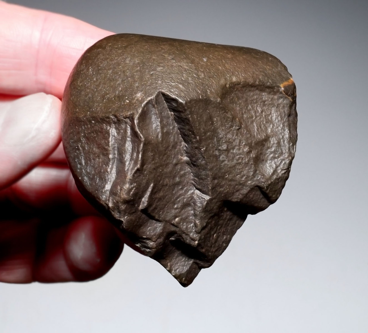 MUSEUM-CLASS HOMO ERGASTER MODE 1 OLDOWAN PEBBLE CHOPPER AXE WITH INTACT POINTED TIP FROM PREHISTORIC AFRICA - OLDEST HUMAN TOOL  *PB228