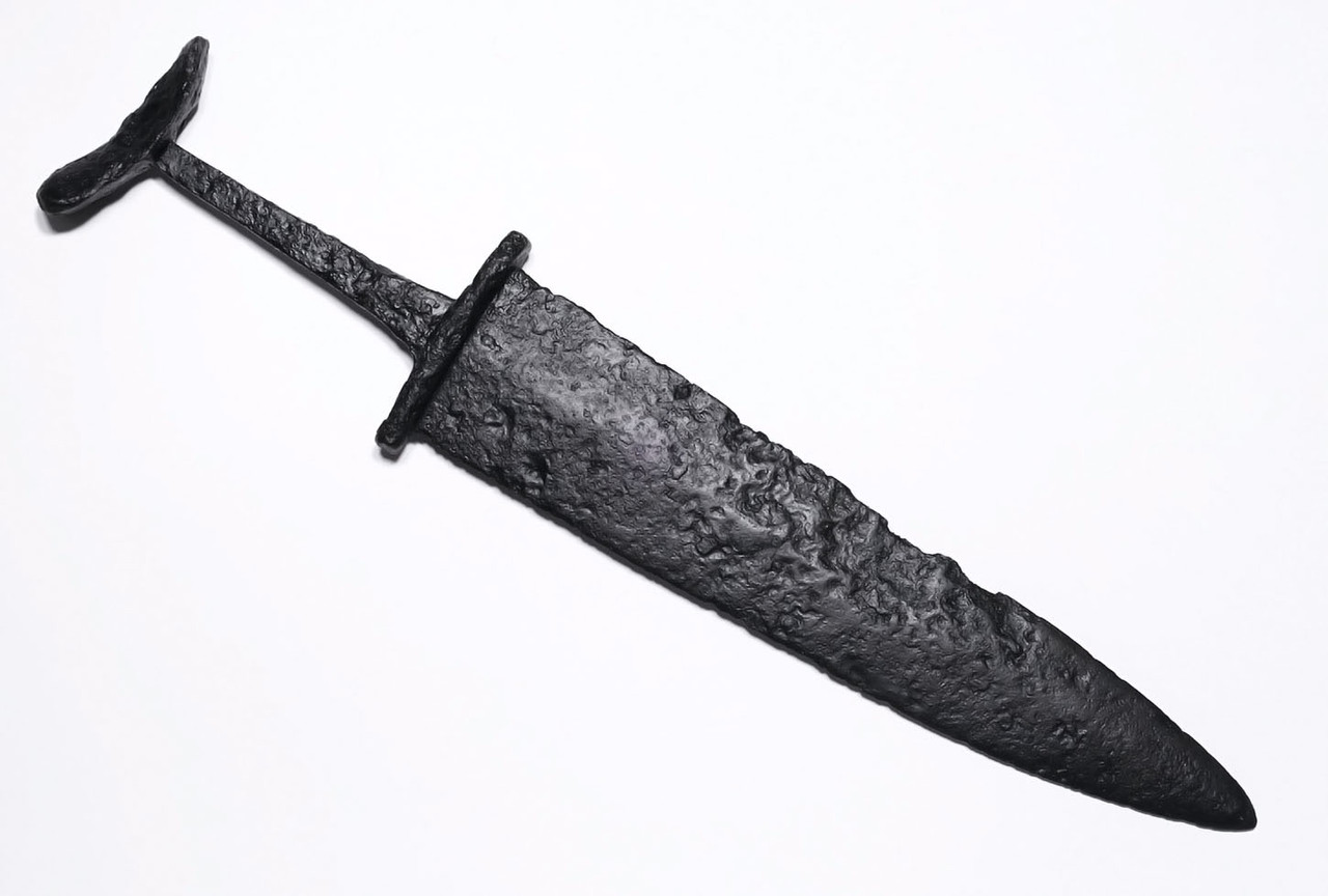 EXTREMELY RARE ANCIENT EARLY SARMATIAN IRON HANDLED DAGGER FROM A SCYTHIAN NOMAD HORSEBACK WARRIOR  *R350
