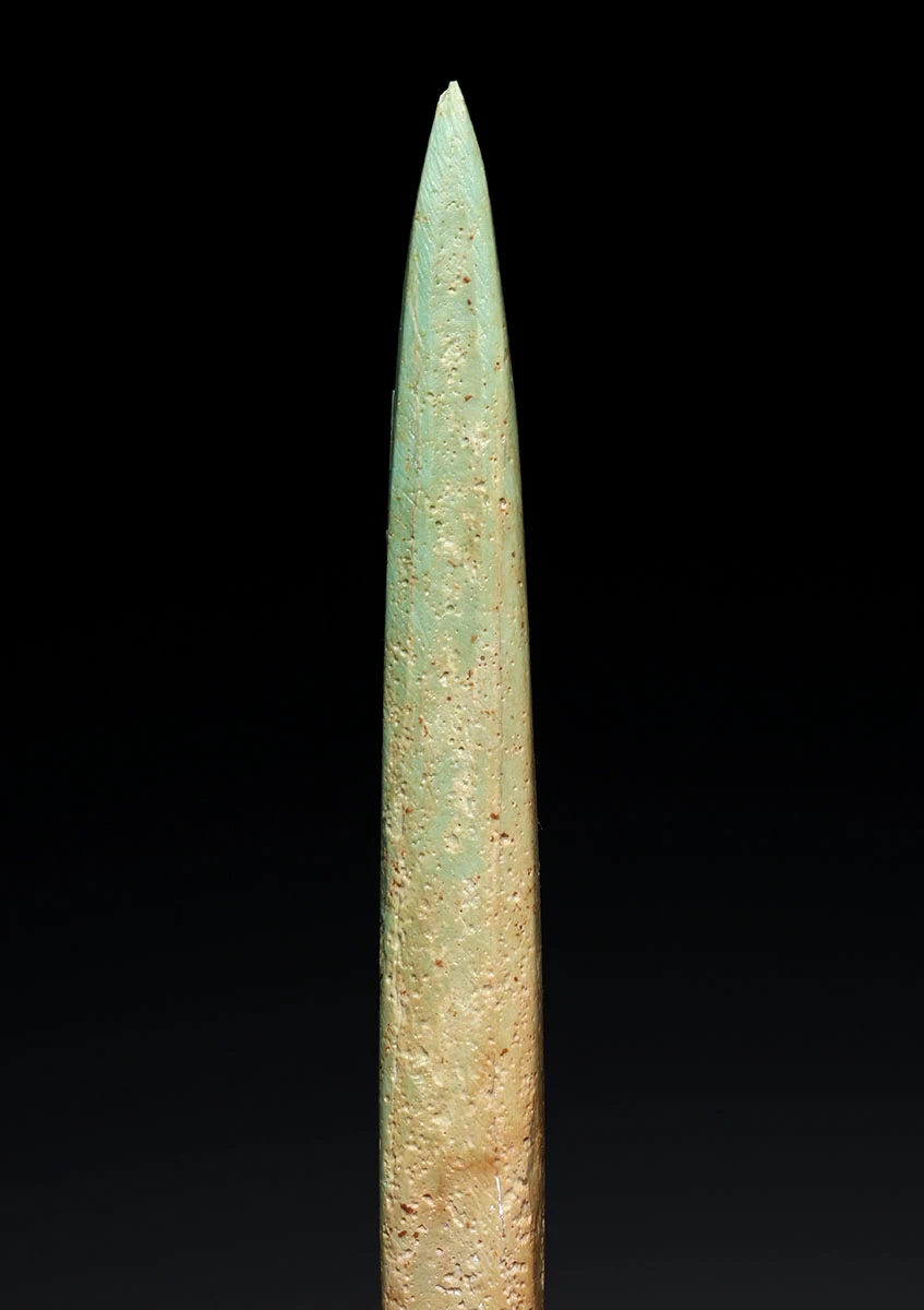 RARE GREEN STAINED ANCIENT SARMATIAN BONE ARROWHEAD FROM AN EASTERN SCYTHIAN NOMAD HORSEBACK WARRIOR  *LUR480
