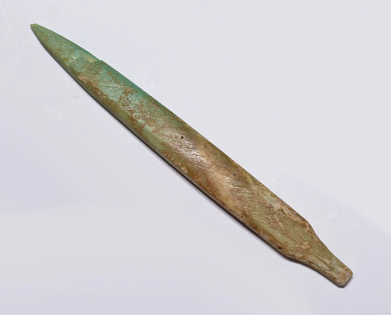 RARE GREEN STAINED ANCIENT SARMATIAN BONE ARROWHEAD FROM AN EASTERN SCYTHIAN NOMAD HORSEBACK WARRIOR  *LUR480