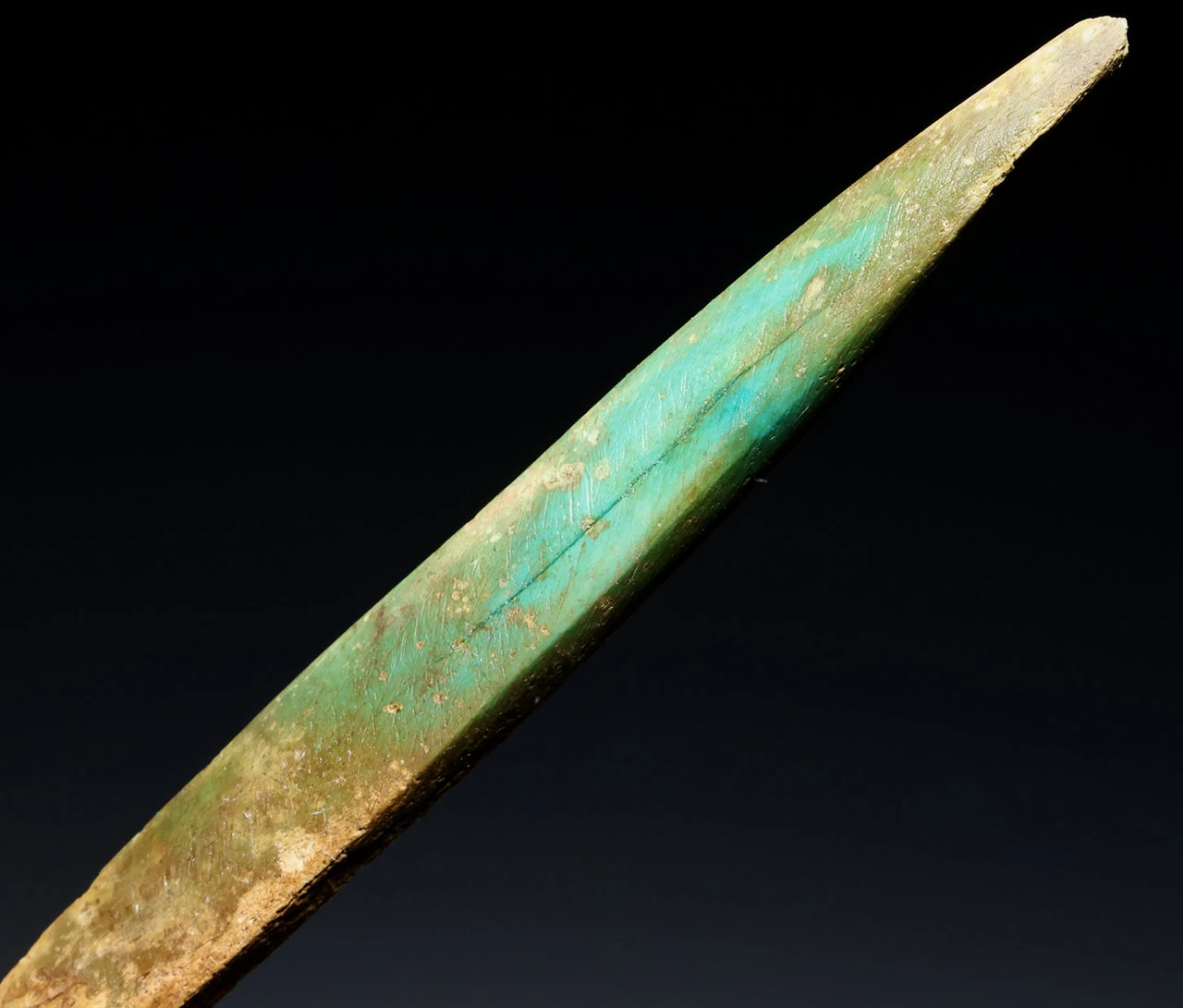 RARE GREEN STAINED ANCIENT SARMATIAN BONE ARROWHEAD FROM AN EASTERN SCYTHIAN NOMAD HORSEBACK WARRIOR  *LUR481