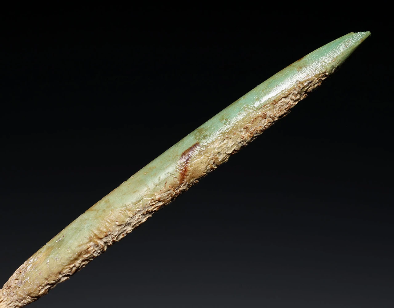 RARE GREEN STAINED ANCIENT SARMATIAN BONE ARROWHEAD FROM AN EASTERN SCYTHIAN NOMAD HORSEBACK WARRIOR  *LUR485