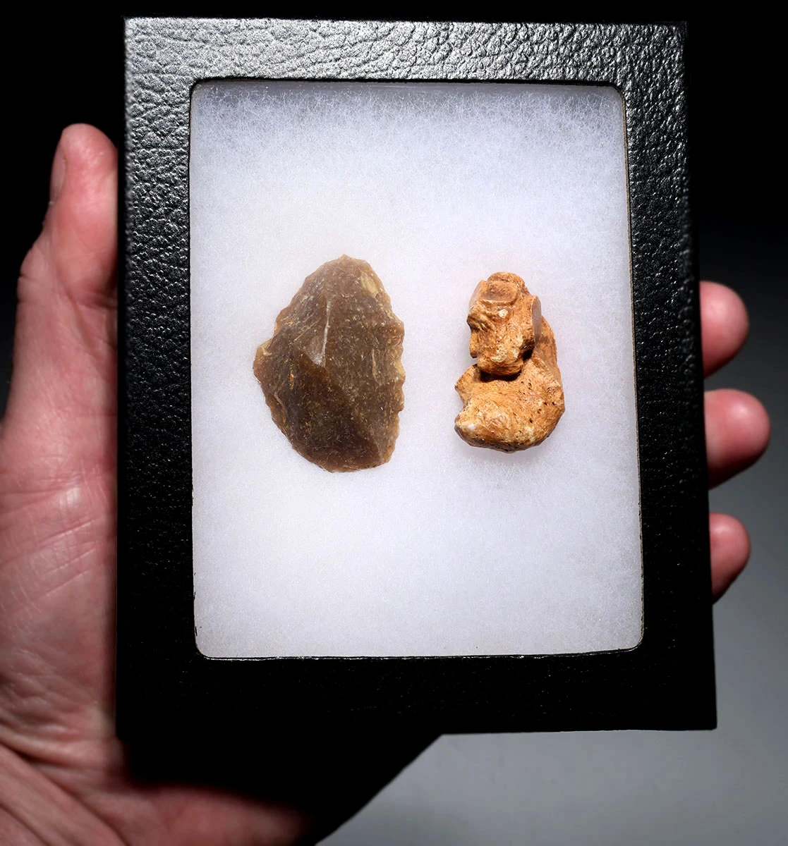 CRO MAGNON AURIGNACIAN UPPER PALEOLITHIC FLINT RABOT PLANER FLAKE TOOL WITH BUTCHERED MEGAFAUNA FOSSIL BONE FROM FAMOUS LA GANE SITE IN FRANCE  *UP093