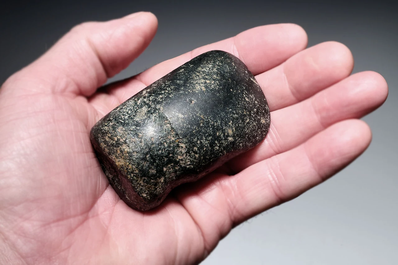 COMPACT POLISHED INCA PRE-COLUMBIAN GROOVED  STONE WAR HAMMER AXE  *PC721