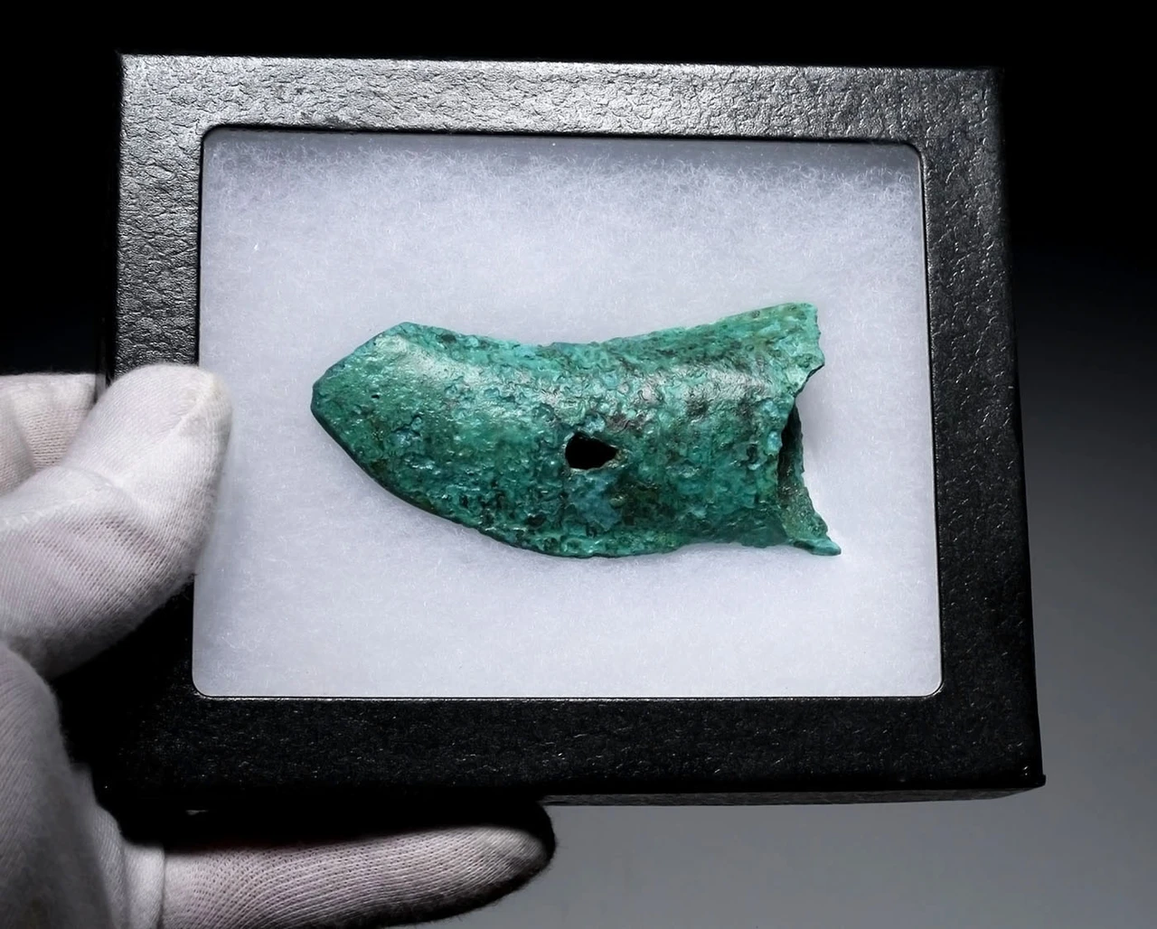 UNUSUAL ANCIENT LAC VIET BRONZE ARMOR- PIERCING WAR AXE FROM THE SOUTHEAST ASIA DONG SON CULTURE  *SEA53
