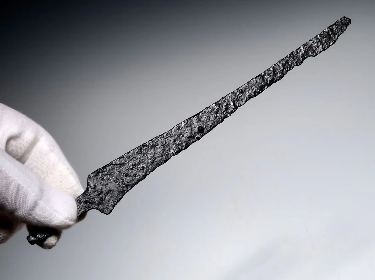 ANCIENT EARLY PERSIAN ACHAEMENID IRON KNIFE BLADE - KARD KNIFE PRECURSOR  *R359