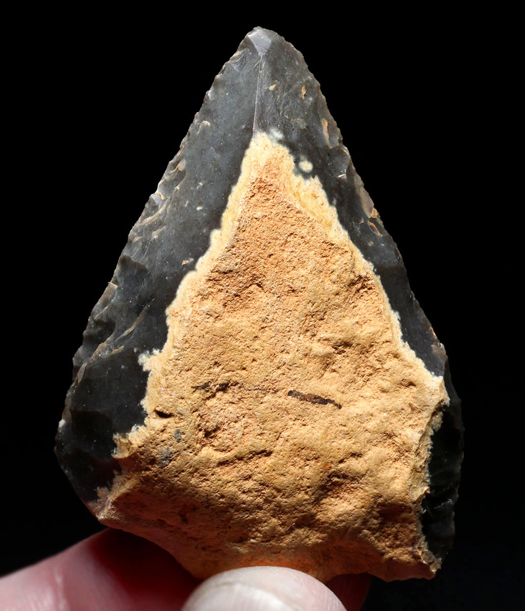 FINEST INVESTMENT-GRADE FLINT NEANDERTHAL MOUSTERIAN FLAKED SPEARHEAD POINT FROM THE FAMOUS DORDOGNE REGION OF FRANCE  *M562