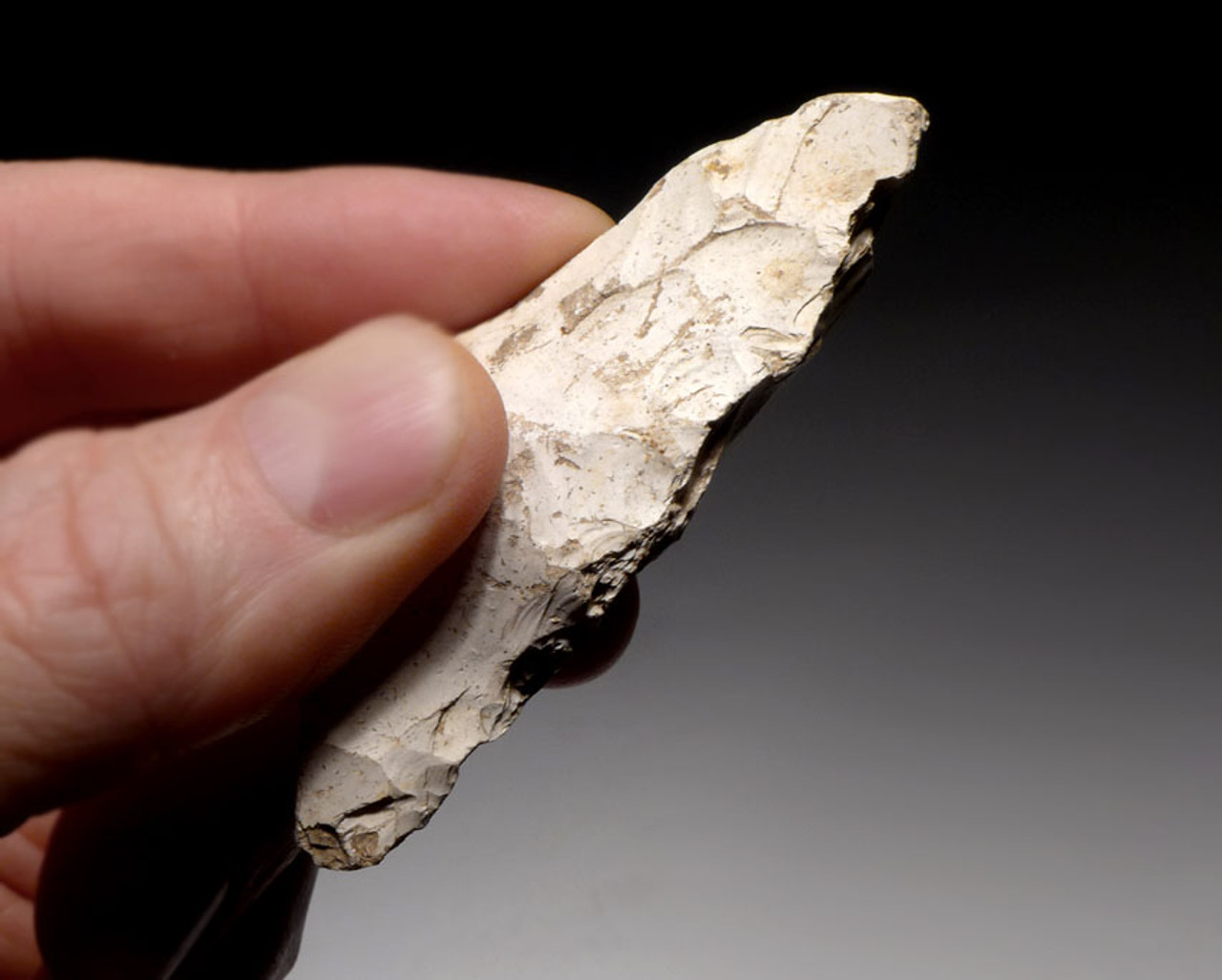 N156 - RARE OPPORTUNITY NEOLITHIC FLINT TOOL FROM AVEBURY THE LARGEST ANCIENT HENGE MONUMENT IN EUROPE WITH FAMOUS PROVENANCE