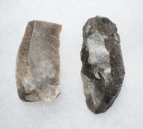 TWO BRITISH NEOLITHIC FLINT FLAKE TOOL BLADES FROM THE FAMOUS BOWL BARROWS OF SOPLEY COMMON IN ENGLAND  *N303