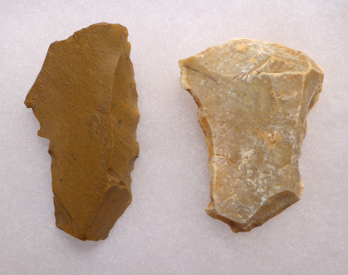 TWO LARGE UPPER PALEOLITHIC FLAKE TOOLS FROM FAMOUS CRO-MAGNON SITE IN FRANCE  *UP019