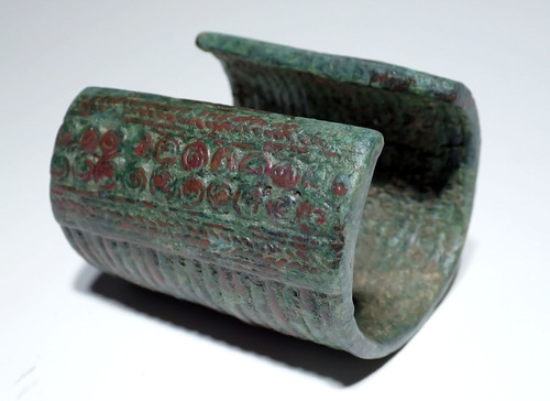 EXCEPTIONAL SOLID ANCIENT BRONZE WIDE CUFF PRESTIGE BANGLE BRACELET FROM THE SOUTHEAST ASIA DONG SON CULTURE  *SEA9