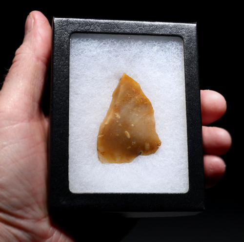 GOLDEN FLINT NEANDERTHAL MOUSTERIAN FLINT BURIN GRAVER FLAKE ART-MAKING TOOL FROM FAMOUS MIDDLE PALEOLITHIC SITE IN FRANCE  *M541