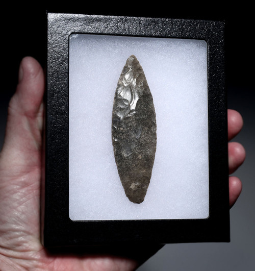 UNUSUALLY LARGE MAYAN BIFACIAL ATLATL SPEARHEAD POINT IN GRAY CHERT  *PC676