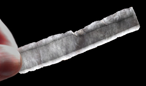 UNBROKEN AZTEC PRE-COLUMBIAN OBSIDIAN PRISMATIC BLADE WITH RE-SHARPENING FOR RITUAL BLOOD-LETTING SACRIFICE  *PC683