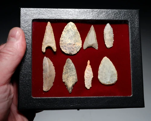 EIGHT CHOICE QUALITY CAPSIAN AFRICAN NEOLITHIC STONE ARROWHEADS AND FLAKE TOOLS  *CAP506