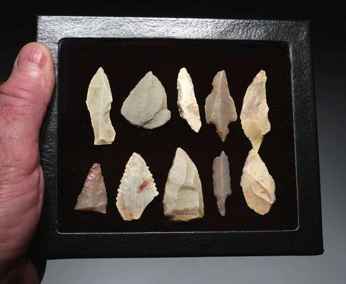 TEN CHOICE QUALITY CAPSIAN AFRICAN NEOLITHIC STONE ARROWHEADS AND FLAKE TOOLS  *CAP508