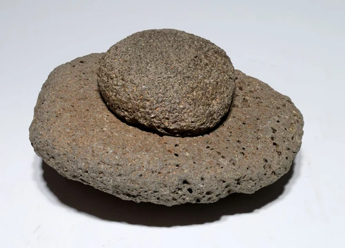 RARE TENERIAN NEOLITHIC MEDICINAL AND BODY PAINT GRINDING MILL AND RUBBING STONE FROM THE PEOPLE OF THE "GREEN SAHARA"  *CAP498