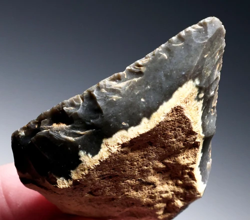 FINEST INVESTMENT-GRADE FLINT NEANDERTHAL MOUSTERIAN FLAKED SPEARHEAD POINT FROM THE FAMOUS DORDOGNE REGION OF FRANCE  *M562