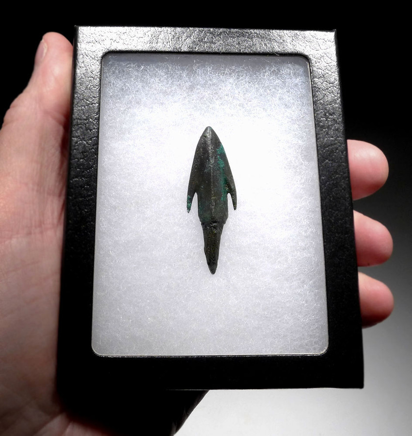 RARE ANCIENT MYCENAEAN GREECE BRONZE AGE NEEDLEBARBED ARROWHEAD WITH