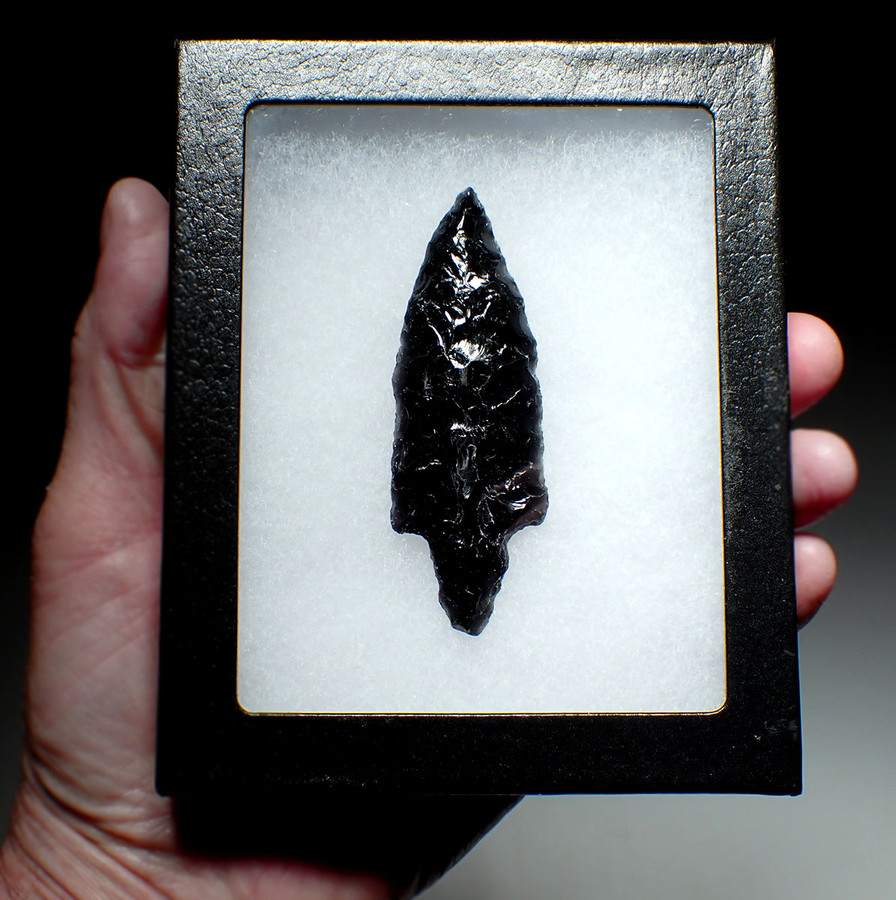 LARGE EXCEPTIONAL MAYAN OBSIDIAN ATLATL SPEARHEAD WITH BIFACIAL