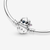 Detalle del cierre Stitch de Disney en pulsera rígida Pandora Moments - 591683C01