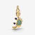 Vista frontal del Charm Colgante Pandora Cangrejo chapado en oro con cristales verdes y azules - 764684C01