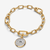 Charm Pandora Medallón Amanecer en metal chapado en oro y color blanco colocado en una pulsera de eslabones - 763859C01