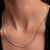 Modelo luciendo el Collar Pandora Cadena Cuentas de plata de ley color plateado - 394452C00