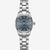 Vista frontal del Jazzmaster Quartz 32 mm con brazalete de acero y esfera azul - H32301141