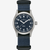 Vista frontal del Reloj Hamilton Khaki Field Quartz 38 mm con esfera azul y correa de tejido azul - H69401940