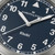 Detalle de la esfera y manecillas del Reloj Hamilton Khaki Field Quartz 38 mm con esfera azul - H69401940
