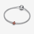 Charm Mini Abeja Naranja de Pandora de plata de ley y esmalte naranja presentado sobre una pulsera Moments - 794903C01