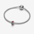 Charm Pandora Dulce Navidad presentado en una pulsera rígida - 734974C01
