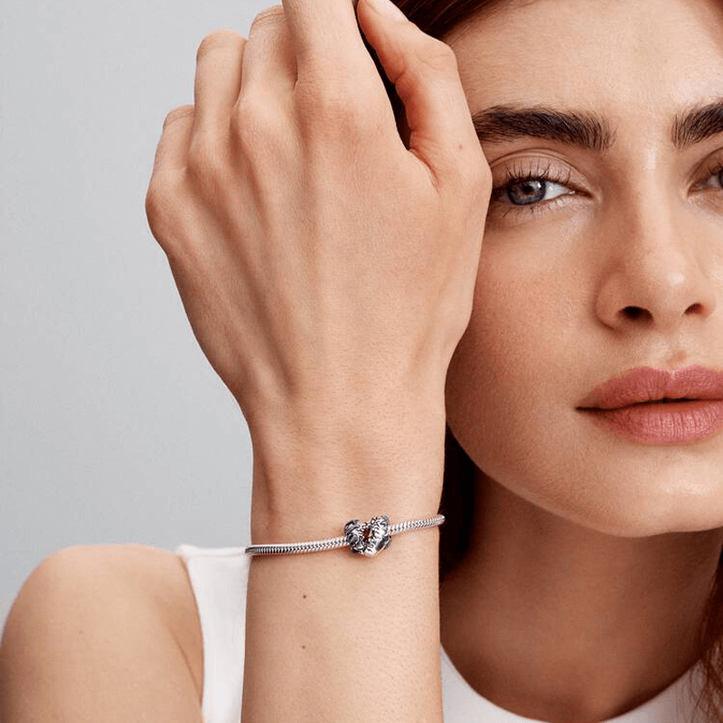 Charm Pandora Corazón que brilla en la oscuridad de Stranger Things