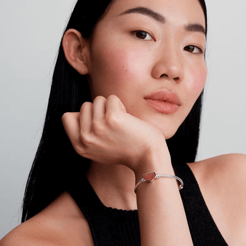 Pulsera Pandora Moments Cadena de Serpiente con Cierre de Stranger Things