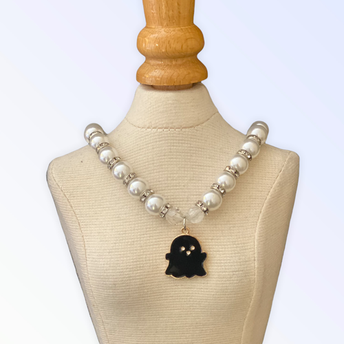 My Fa-BOO-Lous Pearl Ghost Necklace Large BLACK