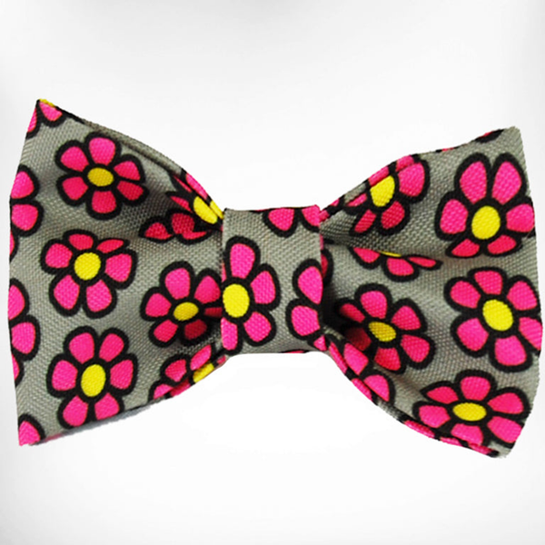 Daisies Doggie Bow Tie Large 5"x 2.5" Pink