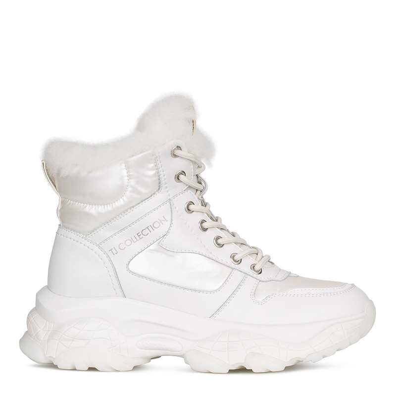 White Sporty Winter Boots | TJ Collection