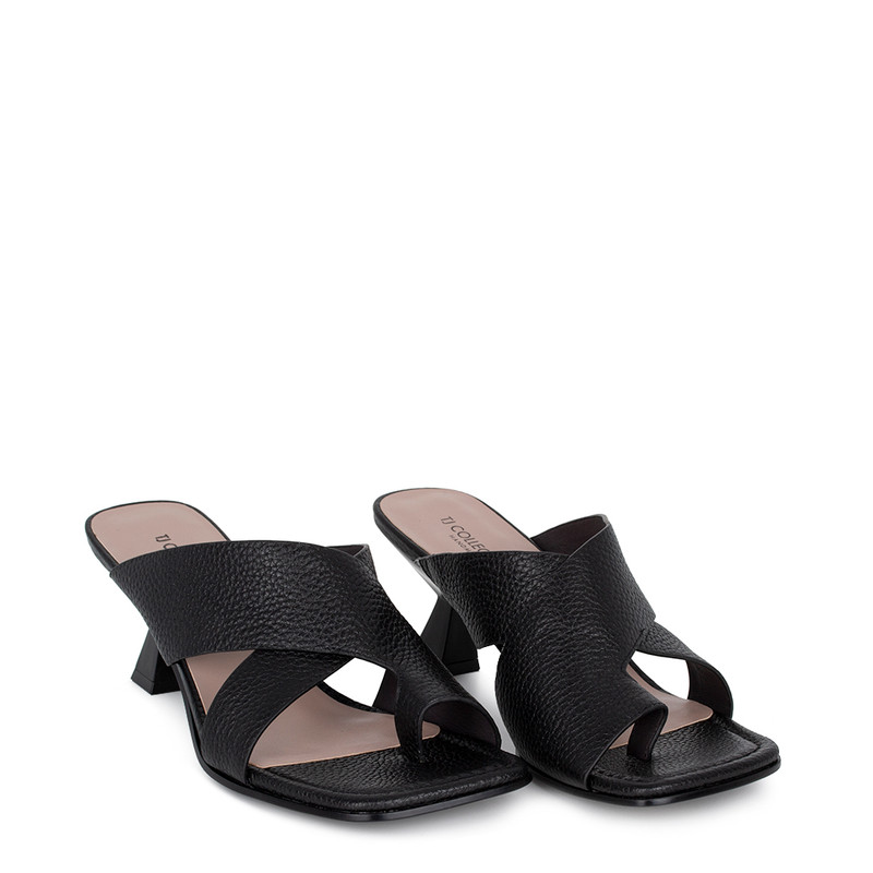 Women's Black Sandals with a Toe Strap GR 5163814 BLI