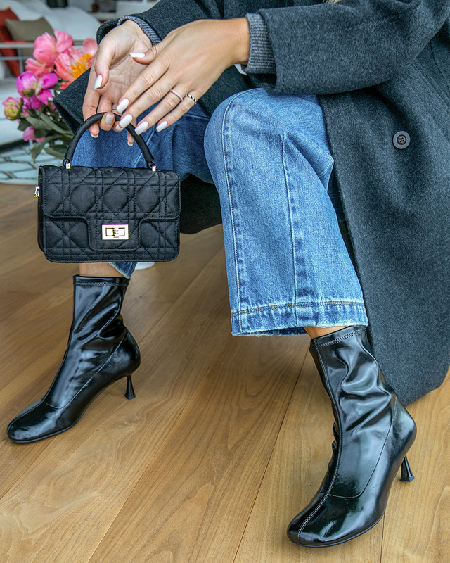 Black Quilted Agata Bag with Turn-Lock | TJ COLLECTION
