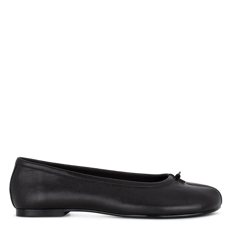 Women's Black Leather Tabi Flats GQ 5205717 BLK