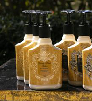 Purple Turtle Gifts 8 Oz Scented Tyler Candle Glamorous Luxury Hand