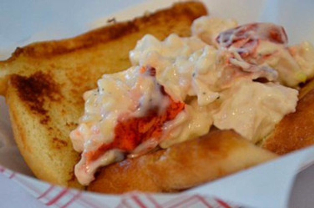 King’s Hawaiian Lobster Roll