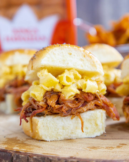 Slow Cooked Pulled Pork Mac & Cheese Sliders