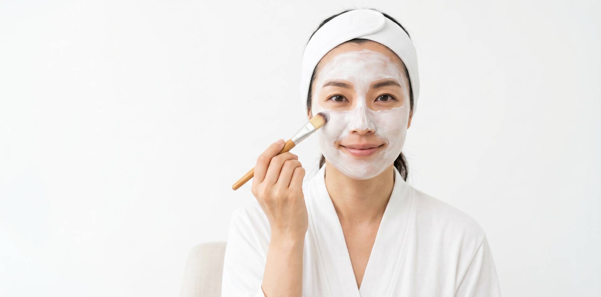 pearl powder for skincare apply facial mask 500.jpg Applying pearl powder as facial mask