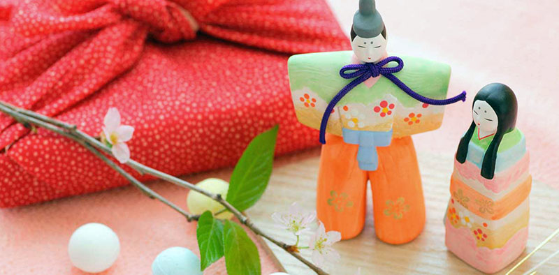 Hina ningyo male and female dolls