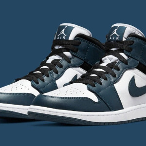 Nike Air Jordan 1 Mid Armory Navy White Nike Air Jordan 1 Mid Armory Navy White
