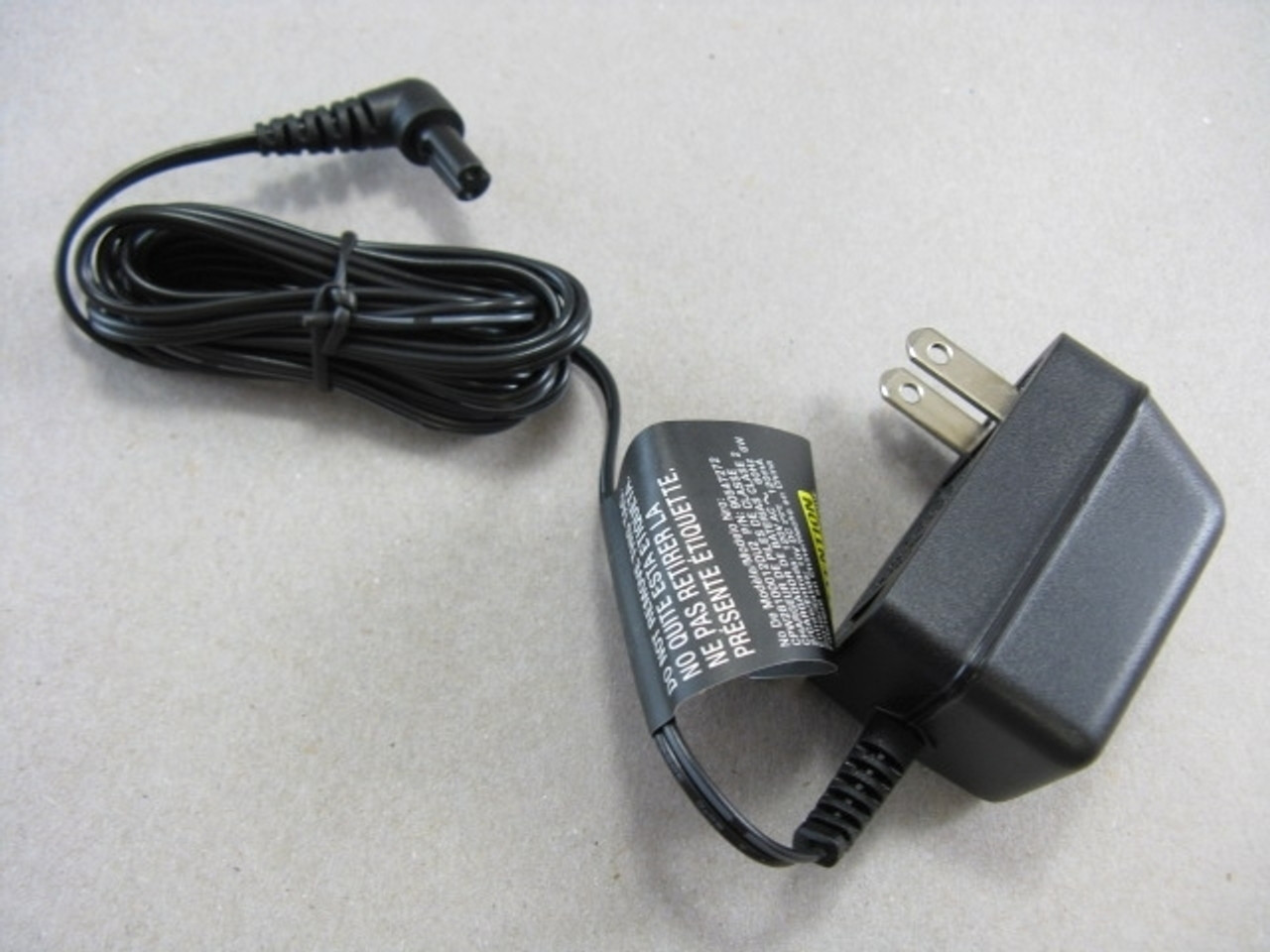 OEM Black and Decker 90593304 Charger 